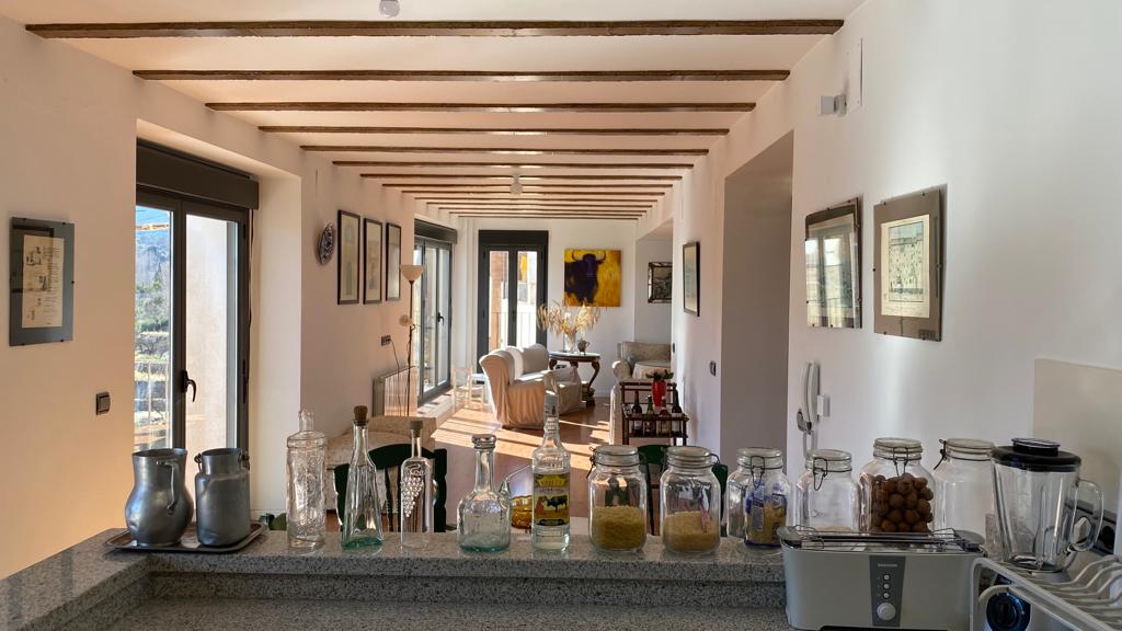 COCINA Y SALON DESDE NEVERA